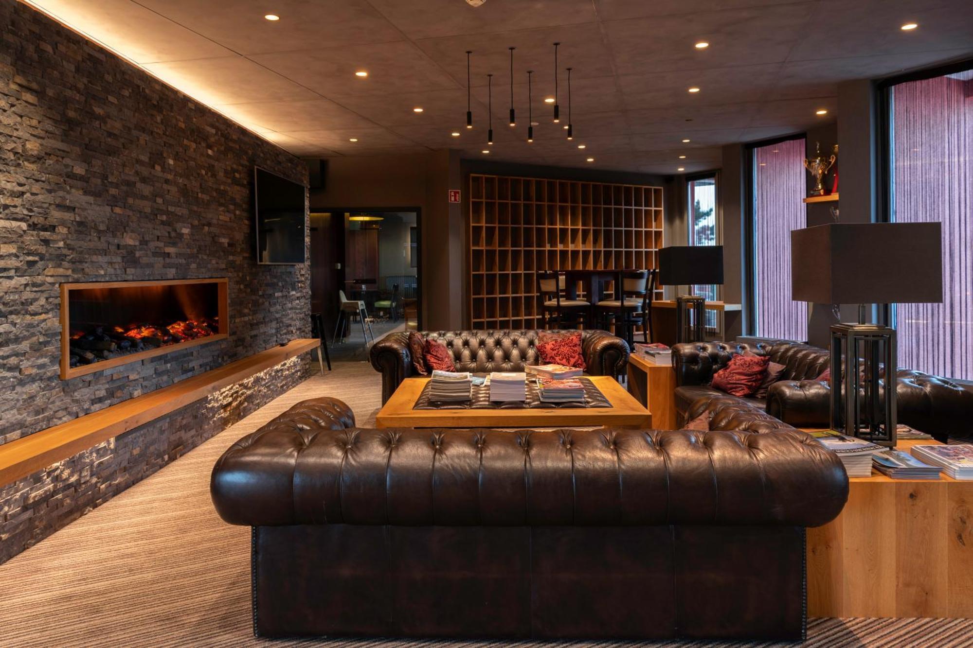 L'Hotel Et Restaurant Du Golf De Clervaux Eselborn Ngoại thất bức ảnh